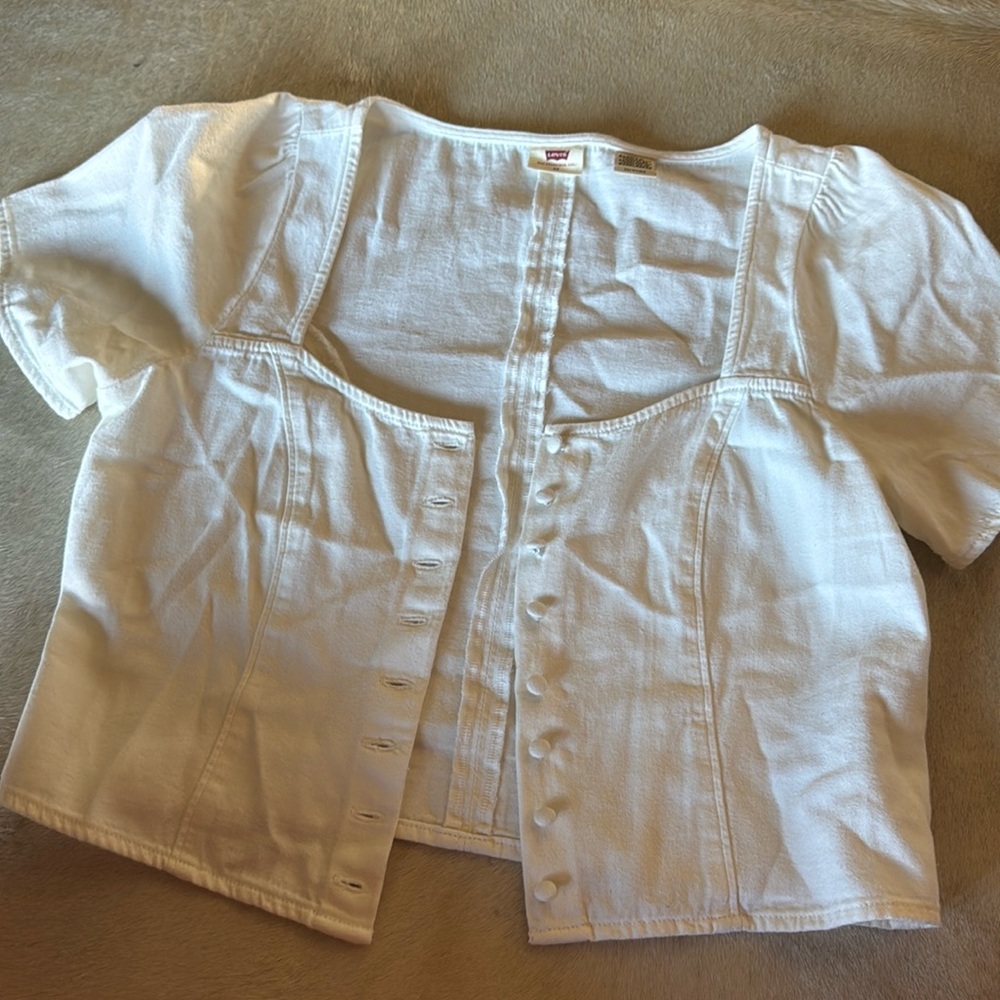Levi crop button t shirt